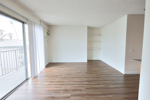 Floor plan for 1 bed, 1 bath, 590 sqft